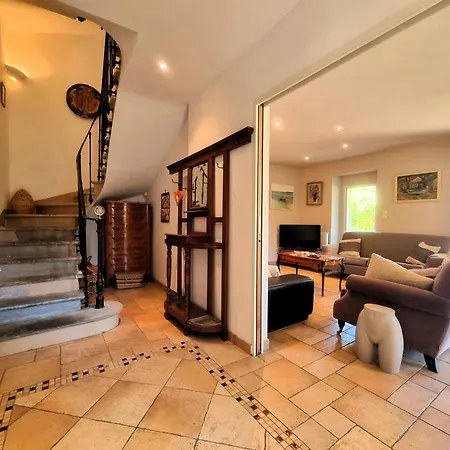 Les Chataignes Ferienhaus